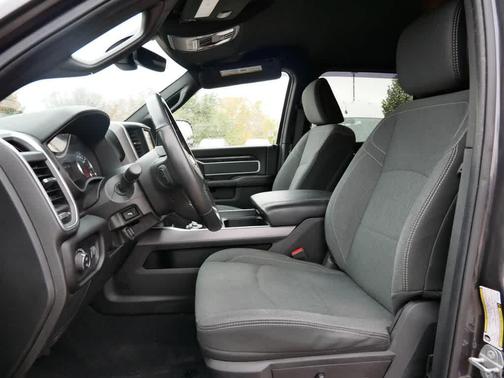 2022 RAM 2500 Big Horn Crew Cab 4x4 6'4' Box