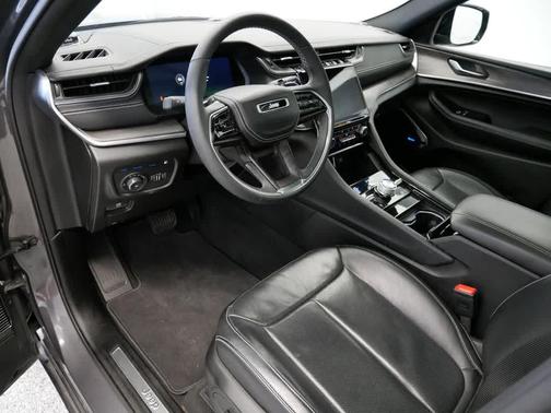 2022 Jeep Grand Cherokee 4xe Overland