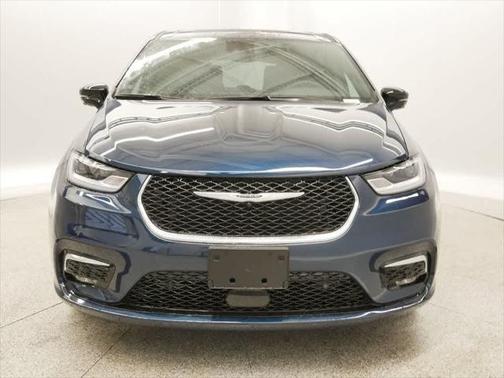 2025 Chrysler Pacifica Hybrid Select