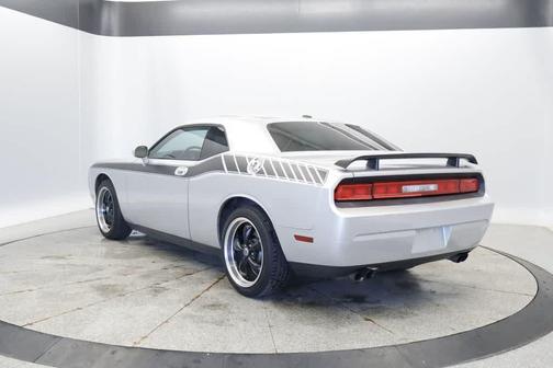 Bright Silver Metallic 2009 Dodge Challenger SE