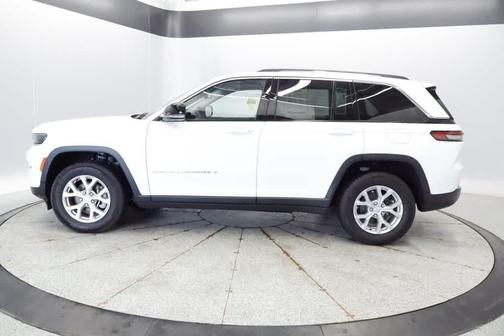 Bright White Clearcoat 2023 Jeep Grand Cherokee Limited