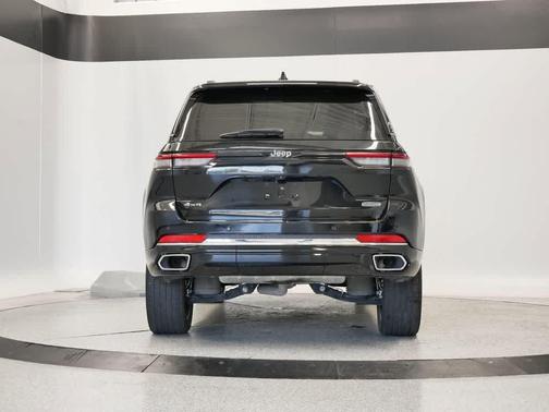 2022 Jeep Grand Cherokee Overland