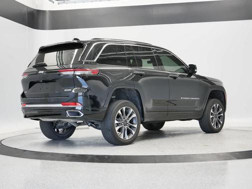2022 Jeep Grand Cherokee Overland