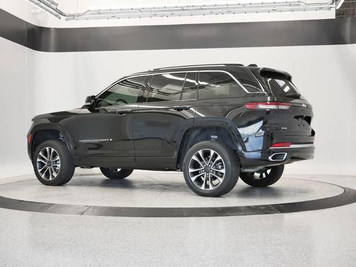 2022 Jeep Grand Cherokee Overland
