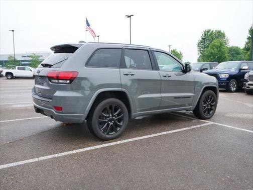 2022 Jeep Grand Cherokee Laredo