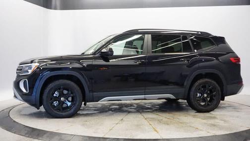 2024 Volkswagen Atlas 2.0T SE w/Technology 4MOTION