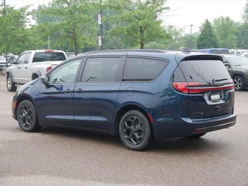 2025 Chrysler Pacifica Hybrid Premium S Appearance Pkg