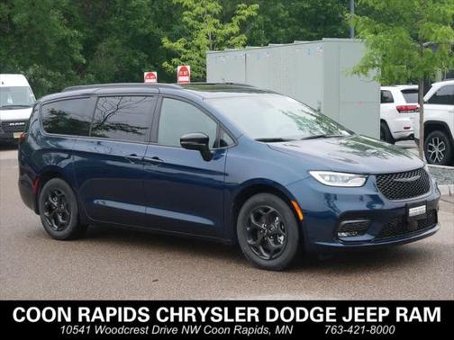 2025 Chrysler Pacifica Hybrid Premium S Appearance Pkg