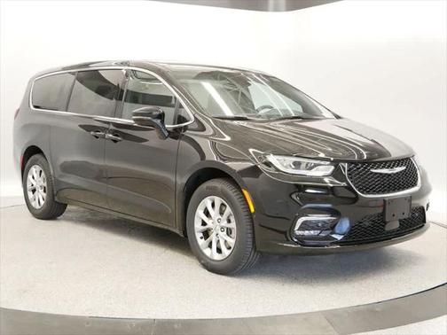 2025 Chrysler Pacifica L