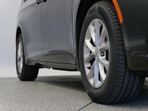 2025 Chrysler Pacifica L