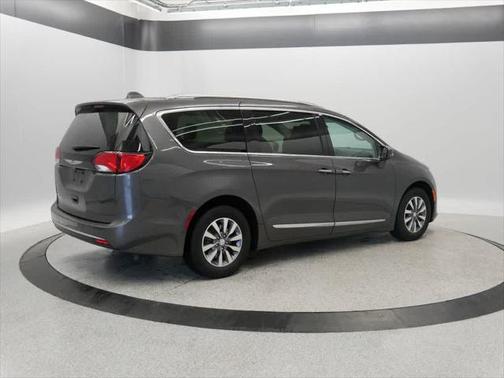 2020 Chrysler Pacifica Touring-L Plus