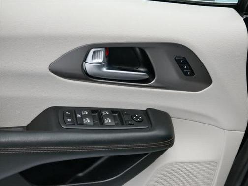 2020 Chrysler Pacifica Touring-L Plus