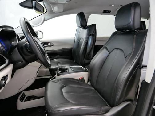 2020 Chrysler Pacifica Touring-L Plus