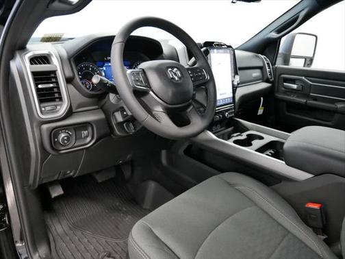 2025 RAM 2500 Big Horn Crew Cab 4x4 6'4' Box