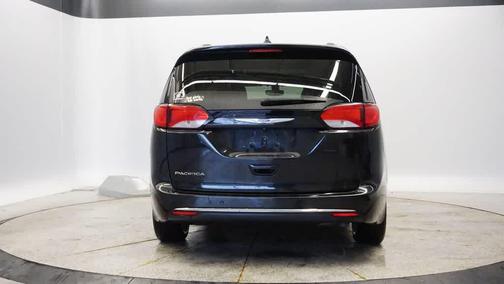 2018 Chrysler Pacifica Touring-L