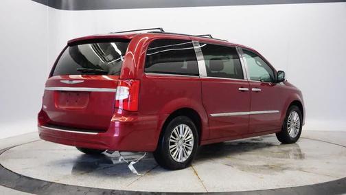 2013 Chrysler Town & Country Touring-L