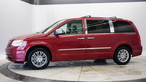 2013 Chrysler Town & Country Touring-L