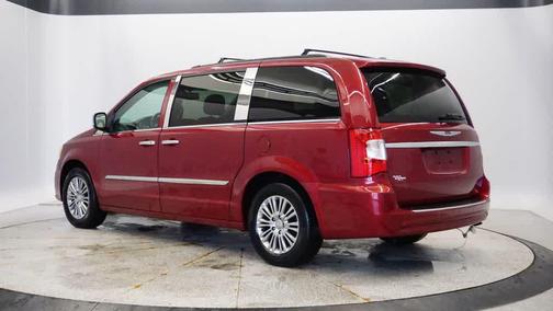 2013 Chrysler Town & Country Touring-L
