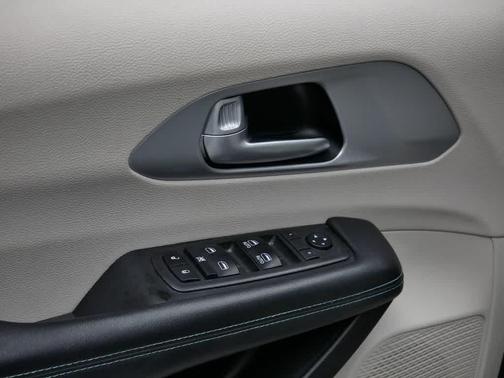 2018 Chrysler Pacifica Hybrid Touring Plus