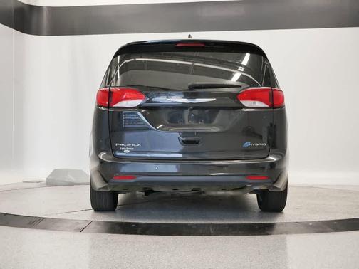 2018 Chrysler Pacifica Hybrid Touring Plus