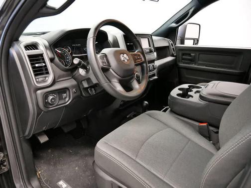 2024 RAM 2500 Tradesman Crew Cab 4x4 6'4' Box
