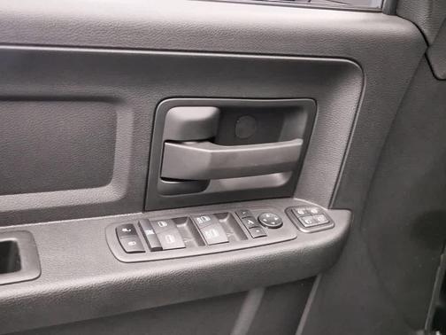2024 RAM 2500 Tradesman Crew Cab 4x4 6'4' Box