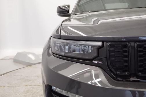 Baltic Gray Metallic Clearcoat 2025 Jeep Grand Cherokee Limited