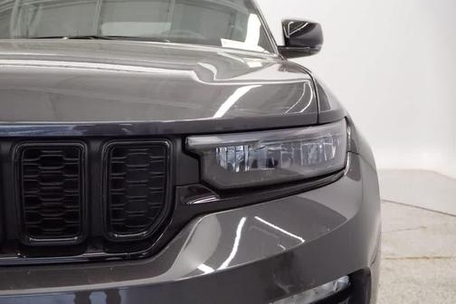 Baltic Gray Metallic Clearcoat 2025 Jeep Grand Cherokee Limited