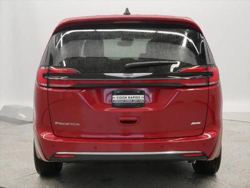 2025 Chrysler Pacifica L