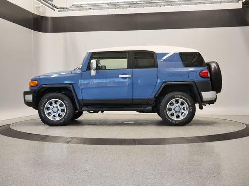 2012 Toyota FJ Cruiser Base