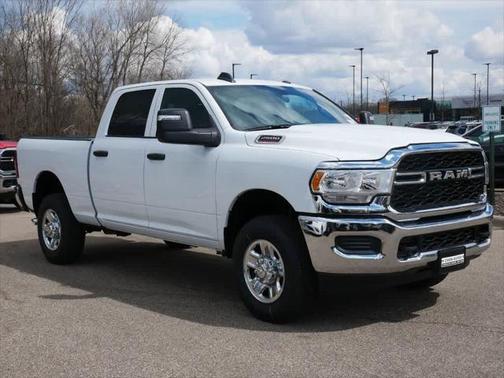 2024 RAM 2500 Tradesman Crew Cab 4x4 6'4' Box