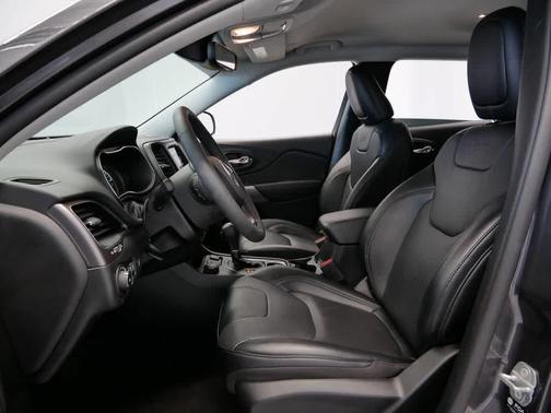 2022 Jeep Cherokee Latitude Lux