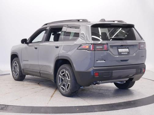 Sting-Gray Clearcoat 2026 Jeep Cherokee Laredo 4x4