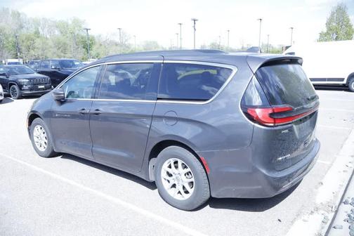 Granite Crystal Metallic Clearcoat 2022 Chrysler Pacifica Touring L