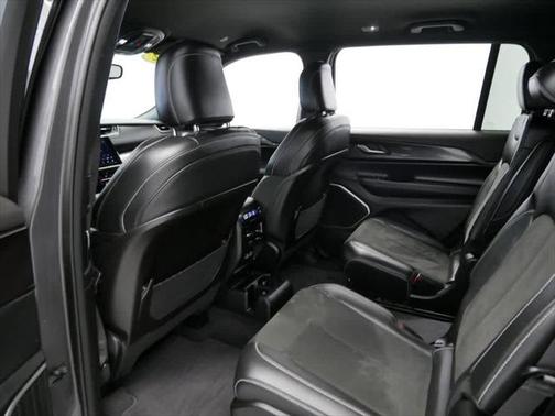 2022 Jeep Grand Cherokee L Altitude