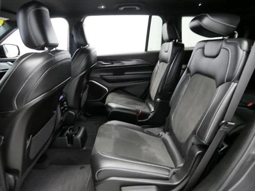 2022 Jeep Grand Cherokee L Altitude
