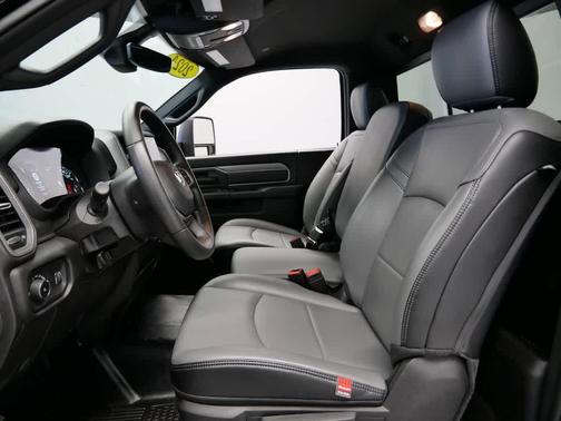 2024 RAM 3500 Tradesman Regular Cab 4x4 8' Box