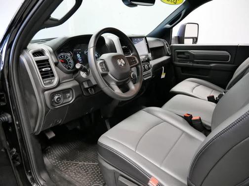 2024 RAM 3500 Tradesman Regular Cab 4x4 8' Box