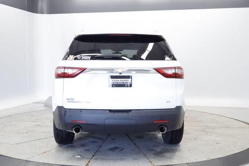 Summit White 2018 Chevrolet Traverse LT Cloth