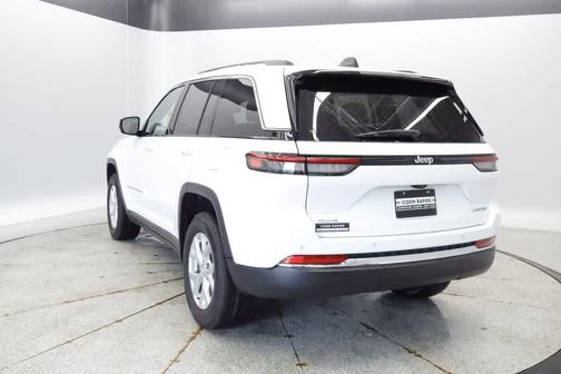 Bright White Clearcoat 2023 Jeep Grand Cherokee Limited