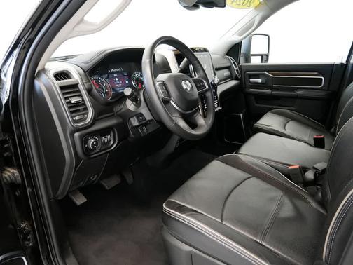 2024 RAM 2500 Laramie Crew Cab 4x4 6'4' Box