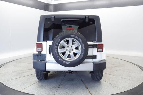Bright White Clearcoat 2017 Jeep Wrangler Unlimited Sahara
