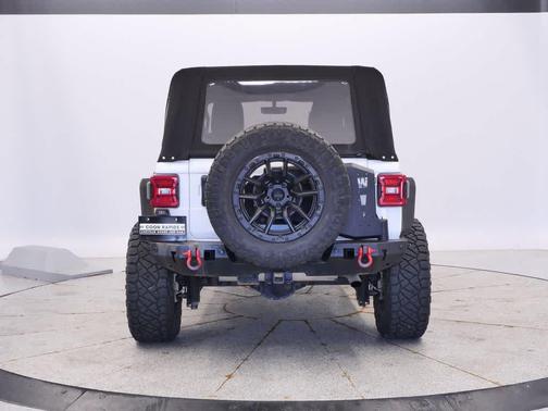Bright White Clearcoat 2023 Jeep Wrangler Rubicon