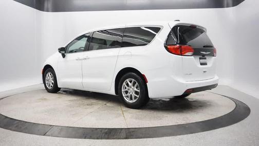 2026 Chrysler Voyager LX