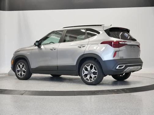 2022 Kia Seltos EX