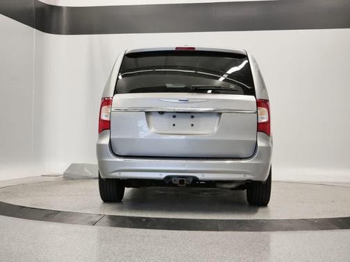 2015 Chrysler Town & Country Touring-L