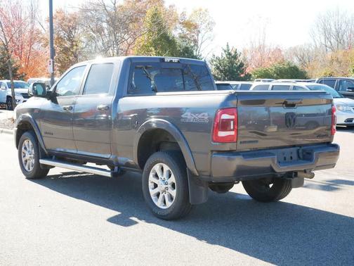 2019 RAM 2500 Laramie Crew Cab 4x4 6'4' Box