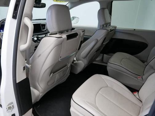 2018 Chrysler Pacifica Hybrid Limited