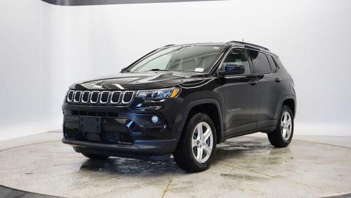 Diamond Black Crystal Pearlcoat 2023 Jeep Compass Latitude