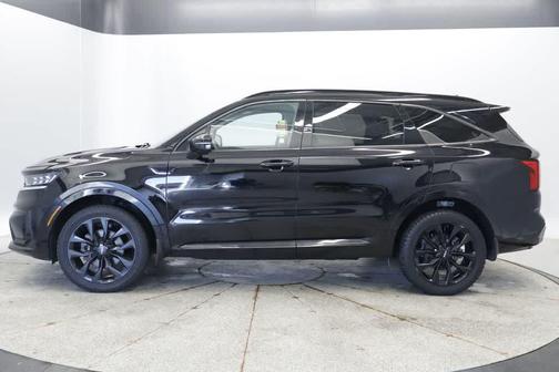 Ebony Black 2022 Kia Sorento SX